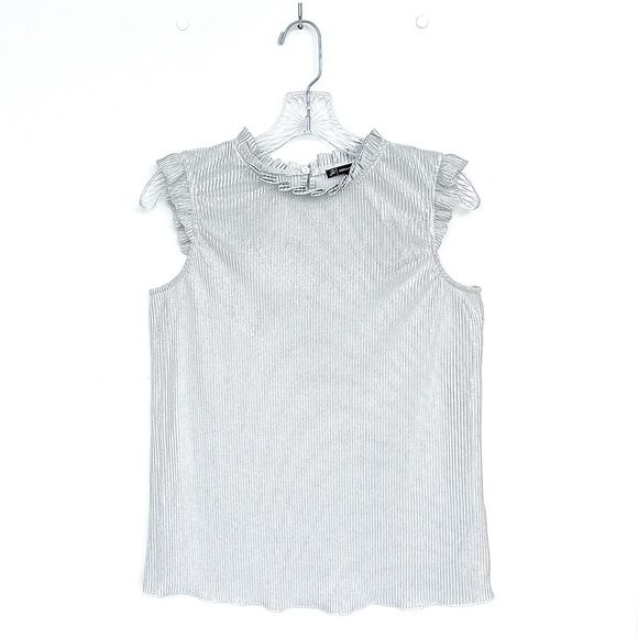 Adrianna Papell Metallic Silver Pleated Sleeveless Blouse Ruffle keyhole/Button - Picture 2 of 11